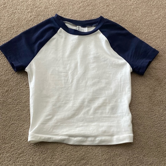 H $ M cropped baby tee - Picture 1 of 1